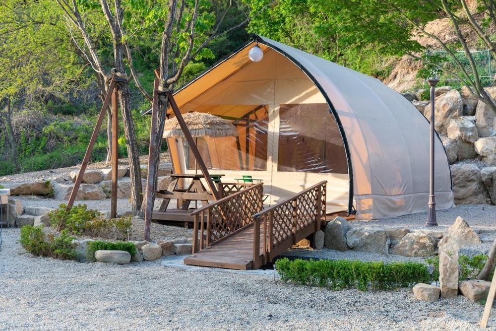 מלון Inje Naerincheon Glamping מראה חיצוני תמונה