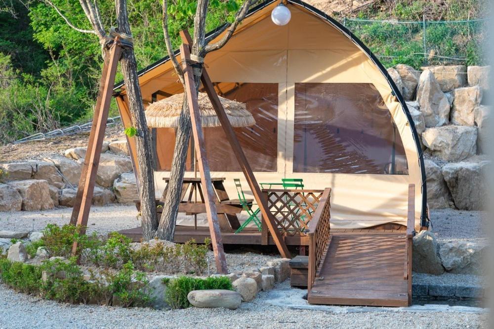 מלון Inje Naerincheon Glamping מראה חיצוני תמונה