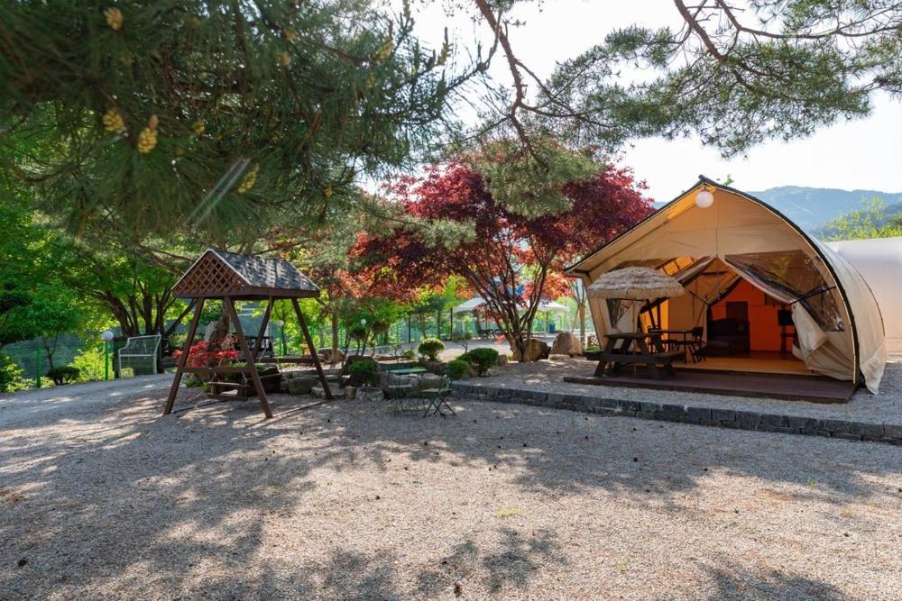 מלון Inje Naerincheon Glamping מראה חיצוני תמונה