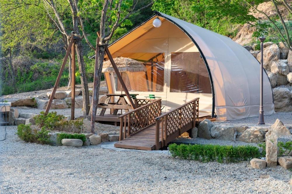 מלון Inje Naerincheon Glamping מראה חיצוני תמונה