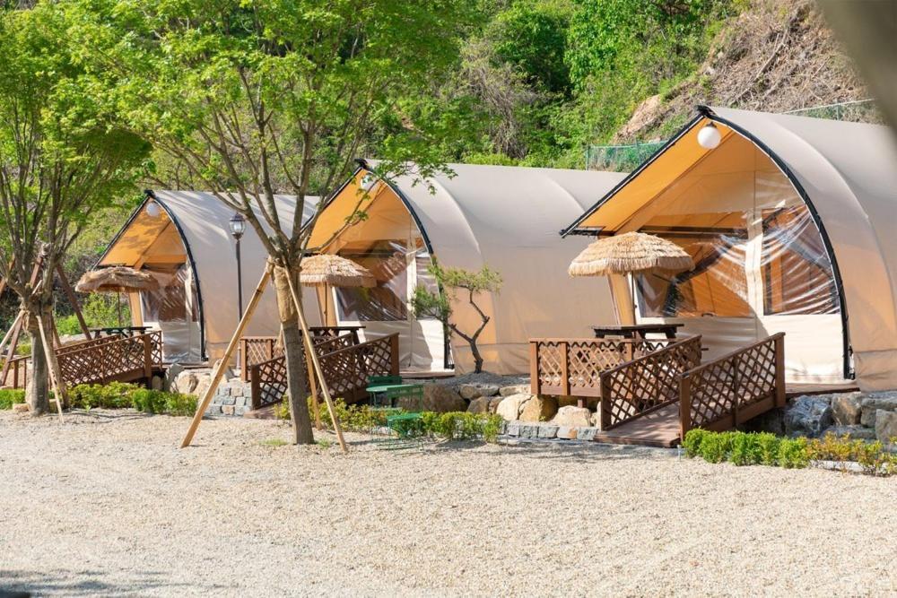 מלון Inje Naerincheon Glamping מראה חיצוני תמונה